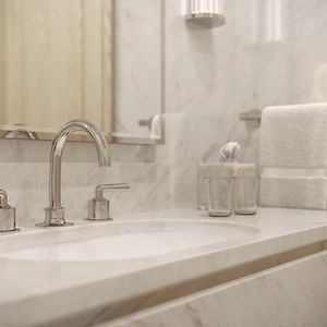 Executive Suite exclusive access to Cadogan private gardens